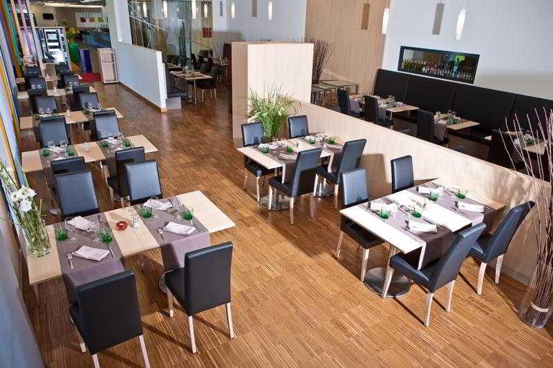 Park Inn By Radisson Vienna Клостернойбург Екстериор снимка